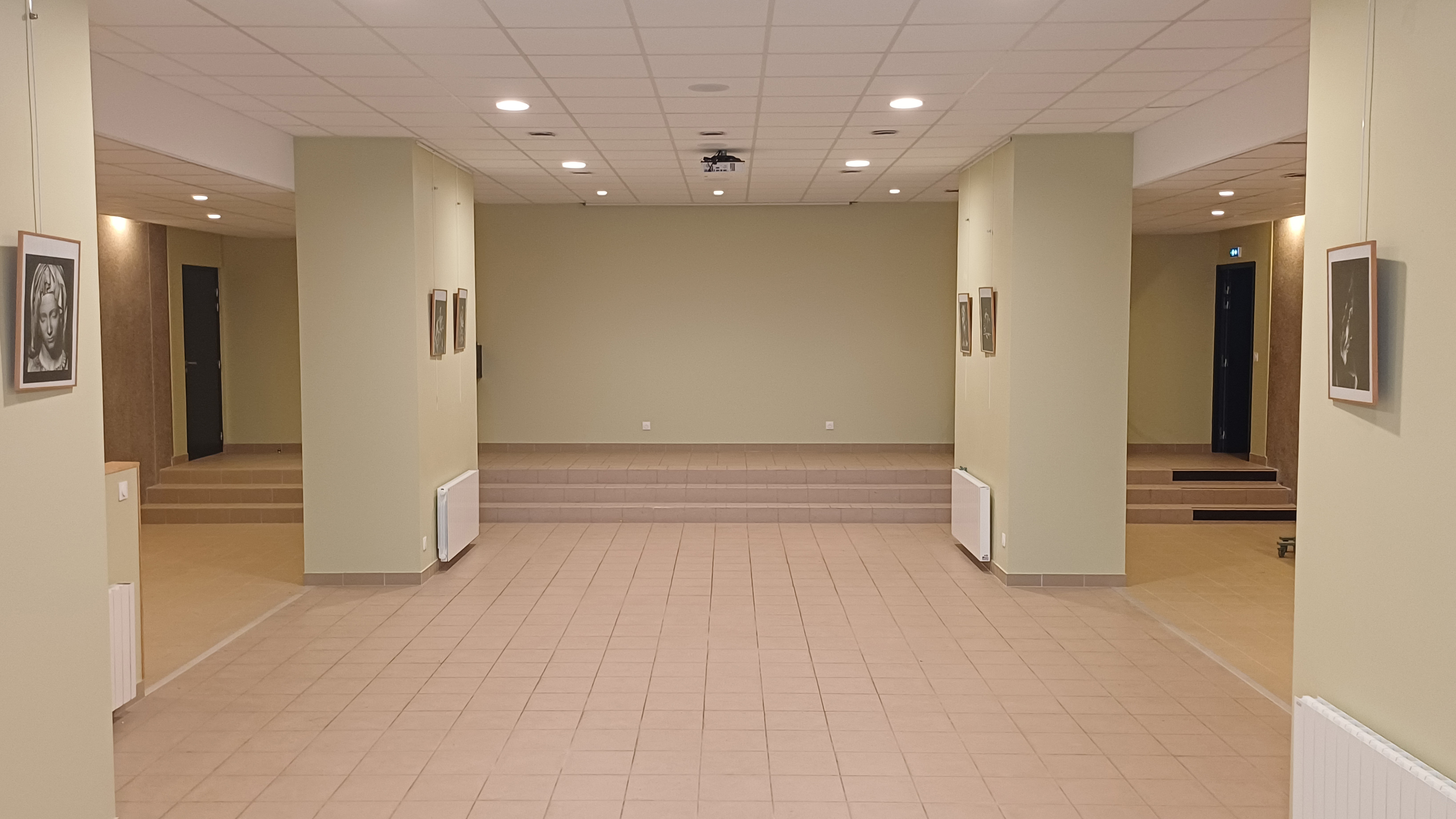 La Salle Saint Louis du sanctuaire