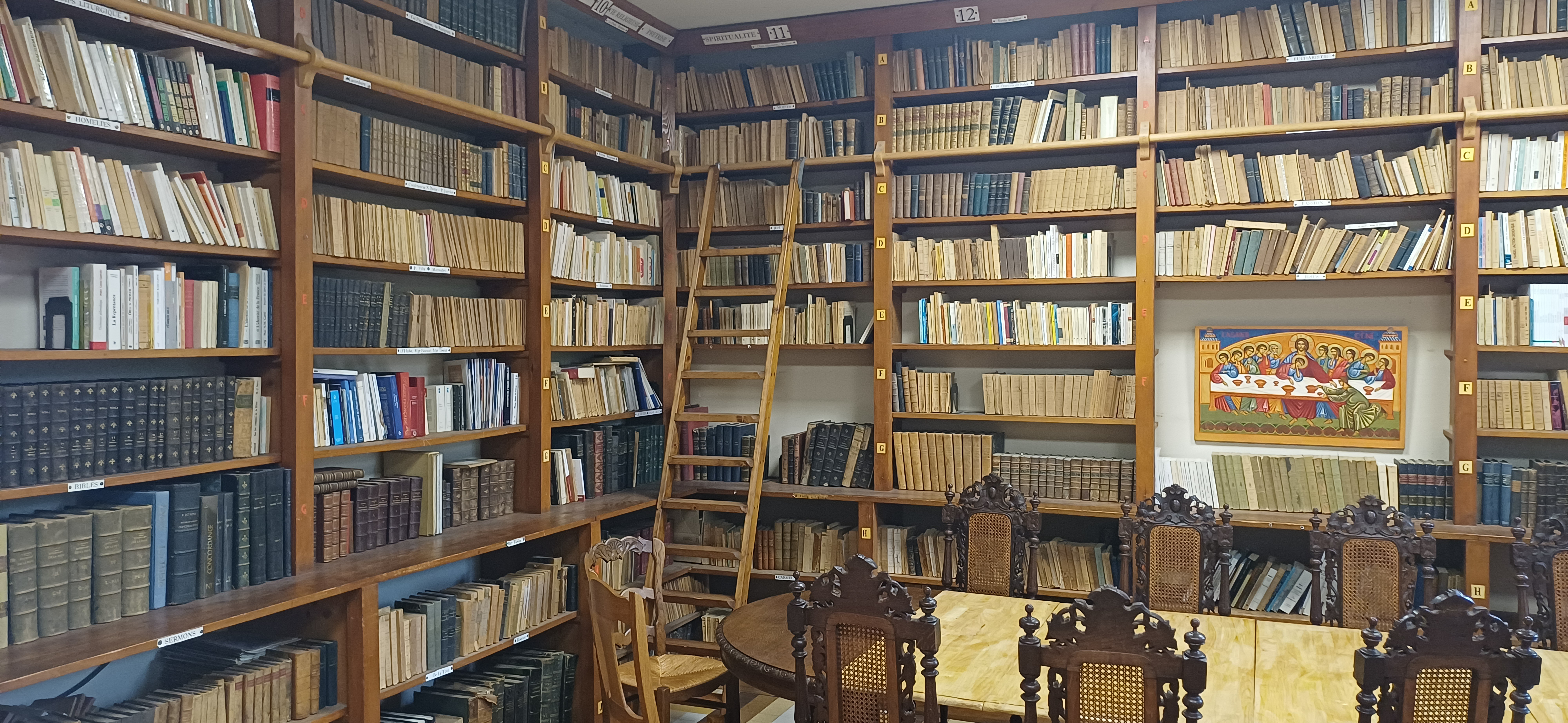 Une salle de réunion du sanctuaire